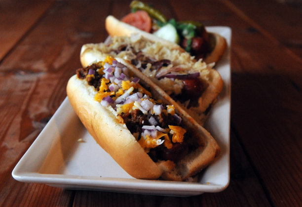 美食体育场狗孤立图片下载