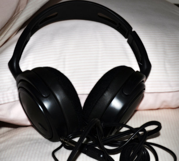 黑色头盔图片下载