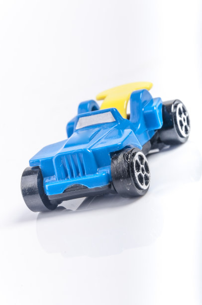 蓝色的玩具车图片下载