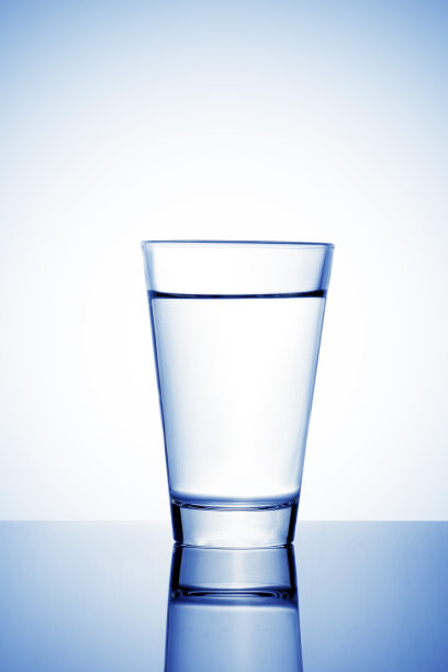 水的玻璃图片下载