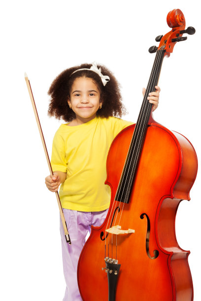 非洲女孩拿着大提琴和小提琴图片下载