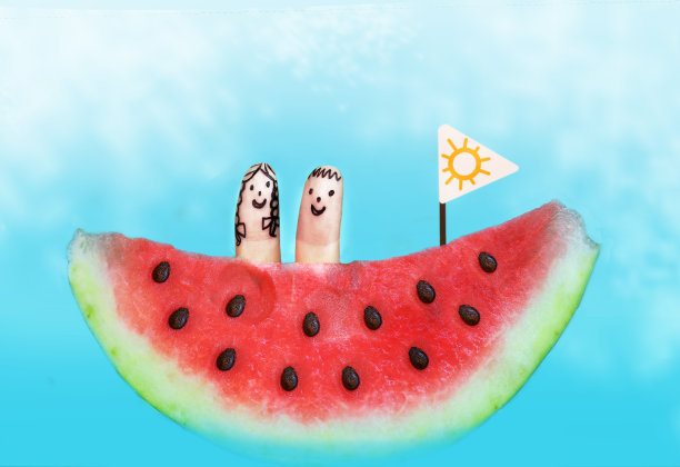 西瓜船，船上还有手指小孩图片下载