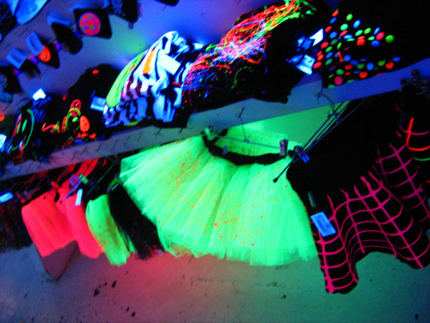 发光的发光服装图片下载
