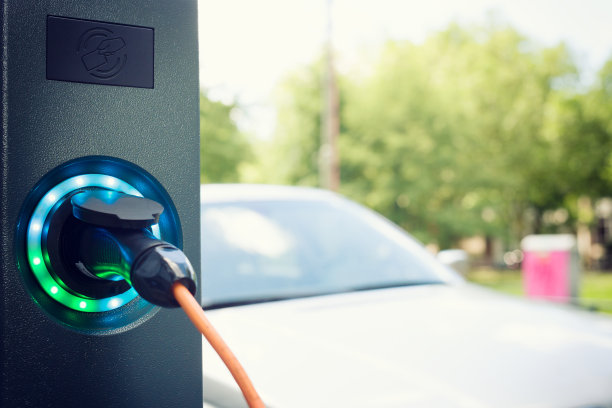 电动汽车电池充电器插座图片下载