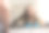 年轻女子梳头图片下载