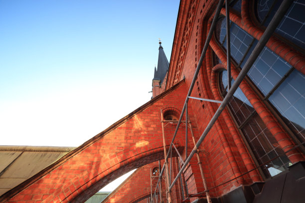 教堂塔和拱门图片下载