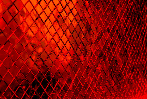 橙色和红色的长方形桌子与玻璃表面。图片下载