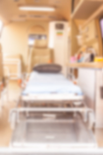 救护车用于急救病人，背景模糊图片下载