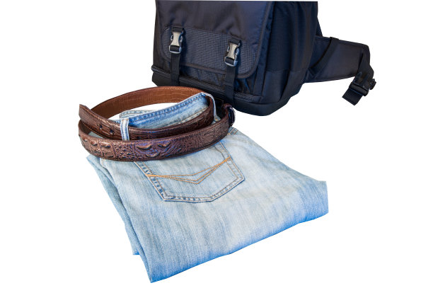 男装牛仔裤腰带袋孤立在白色背景图片下载