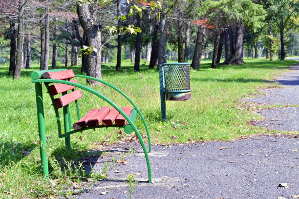 公园的长椅上图片下载