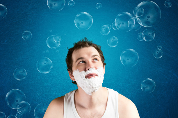 脸上有泡沫的人图片下载