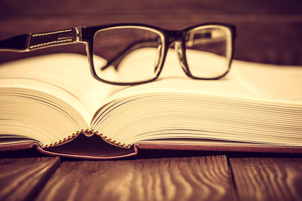 古董书木制的背景图片下载