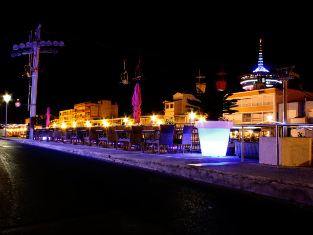 法国一个小镇的夜景图片下载