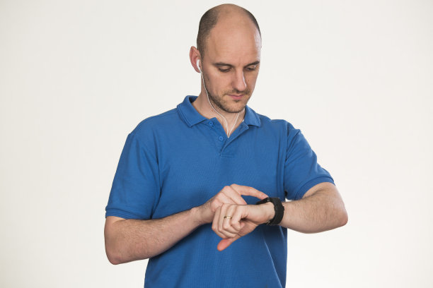 使用智能手表控制手机音乐图片下载