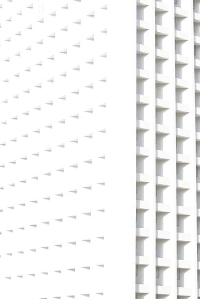 白色的建筑在下午图片下载