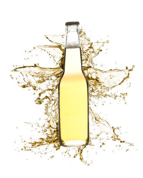 瓶子与液体飞溅的白色背景图片下载