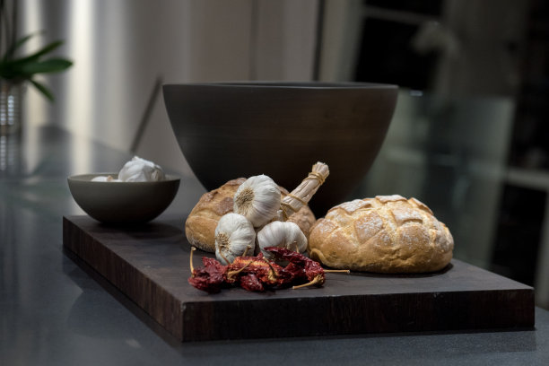 面包，大蒜和辣椒图片下载