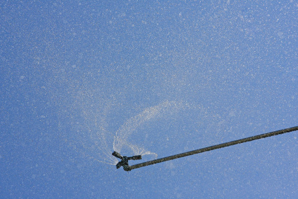 喷水灭火系统在工作图片下载