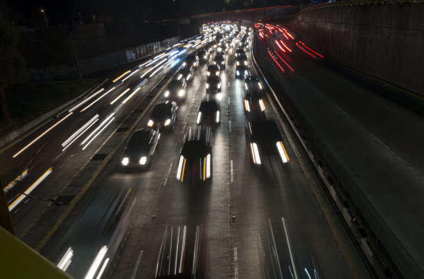 高速公路晚上图片下载
