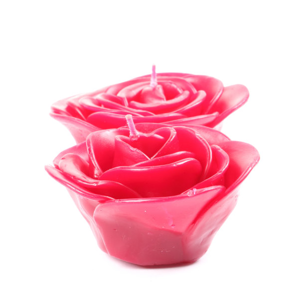 红玫瑰香气蜡烛作为礼物图片下载