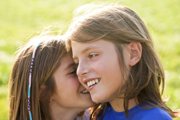 快乐的兄弟姐妹图片下载