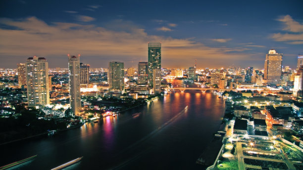 城市上空的夜空图片下载