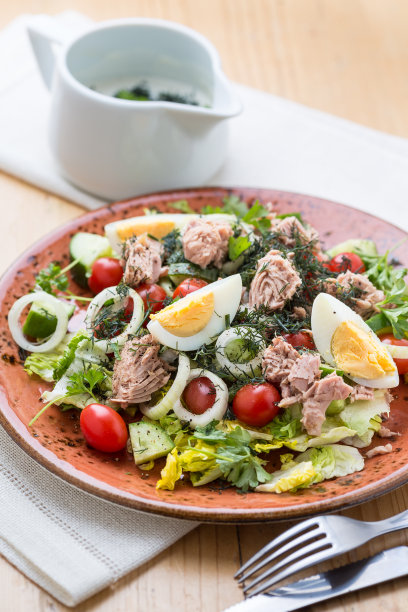 与金枪鱼沙拉图片下载