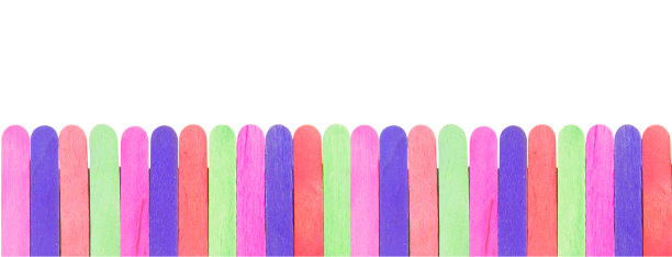 彩色的木头冰淇淋棒孤立在白色的背景图片下载