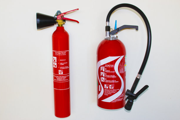 两个灭火器图片下载