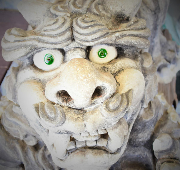 绿色眼睛石狮图片下载