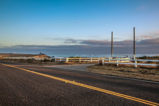 沿海岸线的PCH。图片下载