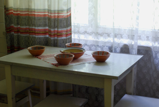 传统的乌克兰餐桌布置图片下载