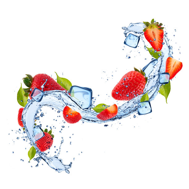 水里的草莓在白色的背景上飞溅图片下载