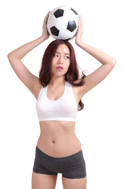 女人和足球图片下载