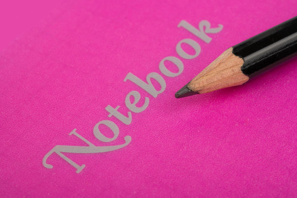 笔记本和铅笔图片下载