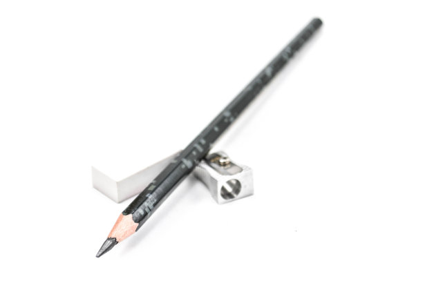 铅笔、橡皮、卷笔刀和笔尖图片下载