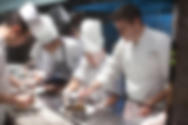 酒店或餐厅厨房厨师形象模糊图片下载