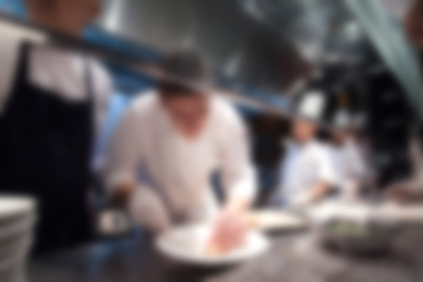 酒店或餐厅厨房厨师形象模糊图片下载