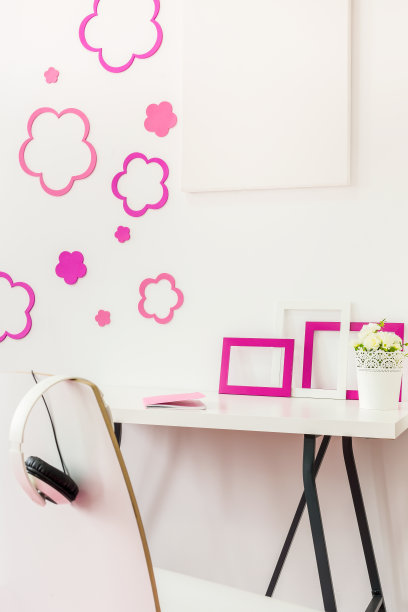 白色的研究空间图片下载