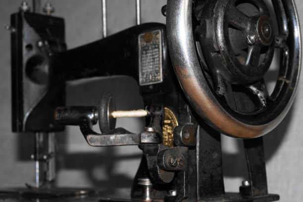 旧缝纫机-细节图片下载