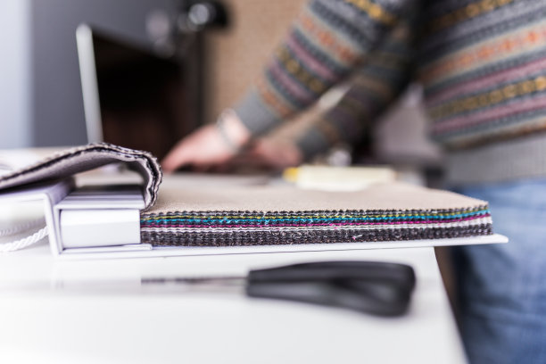 样品材料集中，室内设计师办公室图片下载