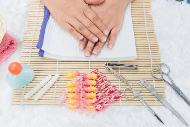 美甲沙龙里的女人图片下载