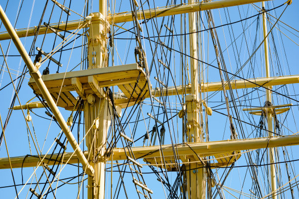 桅杆和绳索图片下载