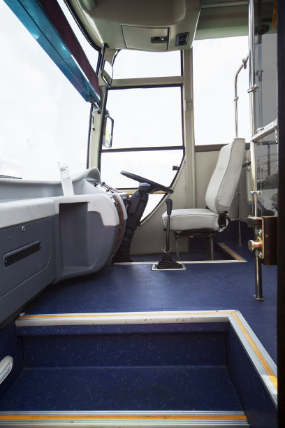 公共交通的转向公共汽车图片下载