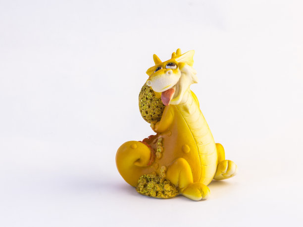 黄龙带着一袋金币图片下载