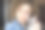 一个女人和猫的特写图片下载