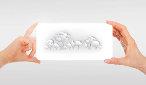 大人和小孩的手握白纸背景图片下载