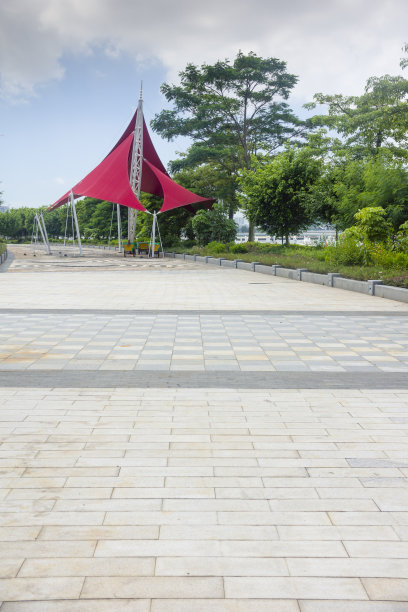 石铺面和红帆顶凉亭图片下载