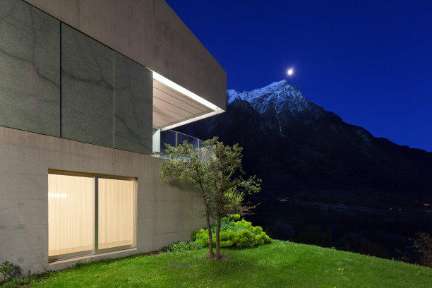 混凝土房子，夜景图片下载