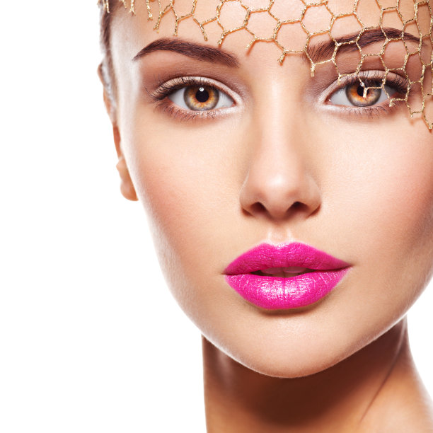 一个漂亮女孩的时尚肖像戴着金色的面纱图片下载